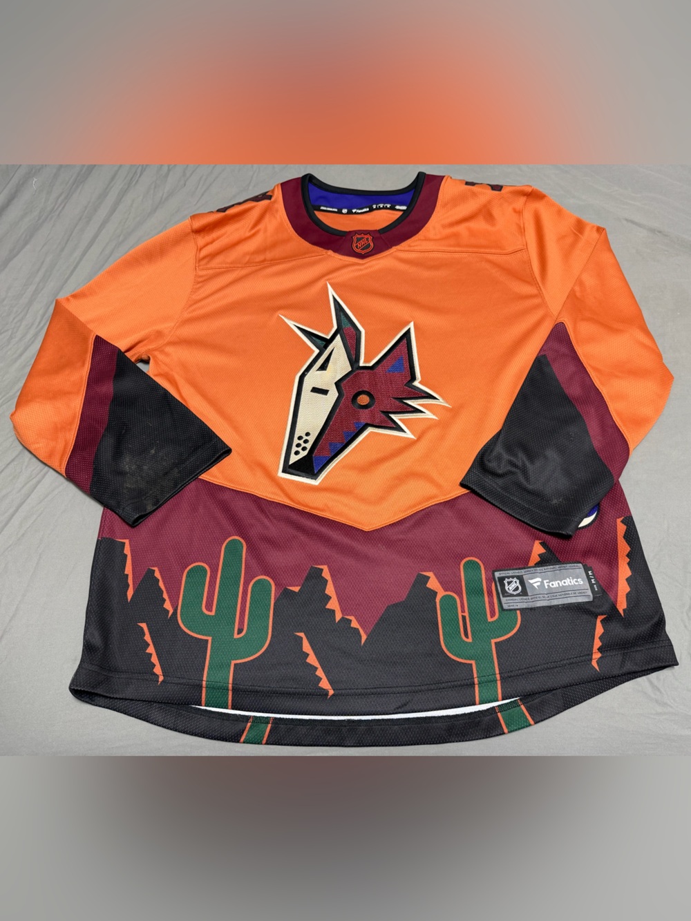 Arizona Coyotes Fanatics Breakaway Reverse Retro 2.0 Jersey Size: Medium